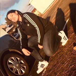 Meet your Posher, Celina